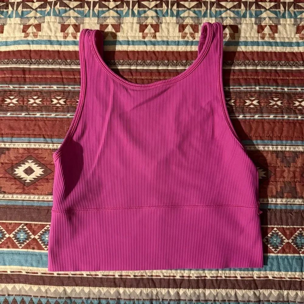Lululemon pink ribbed Cropped Tank top